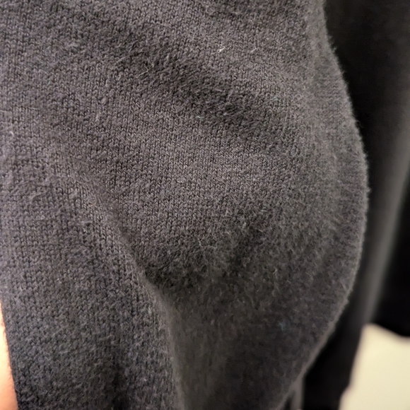 💵2/20$ bundle and save💵 Reitmans| V-Neck Long Sleeve Shirt - Picture 3 of 8